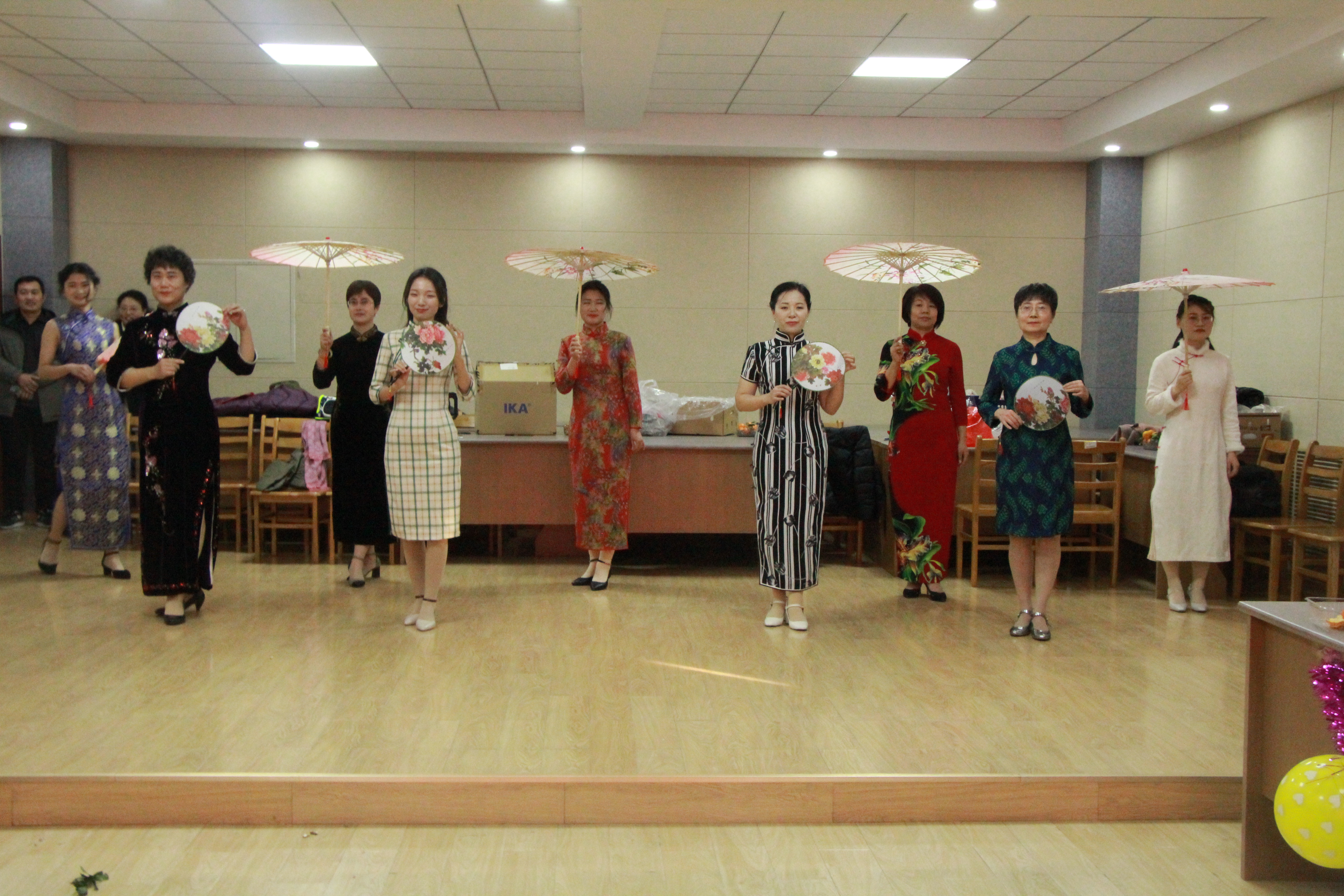 广州多所中小学开展礼仪特色课程和创意教育