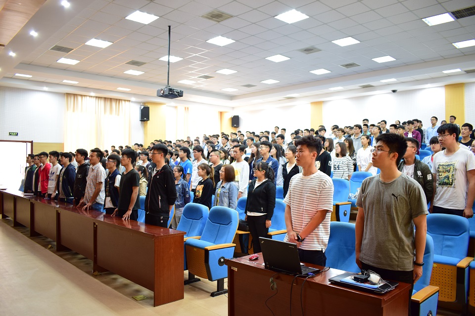 上海实施本科教师教学激励计划 九成教授上讲台