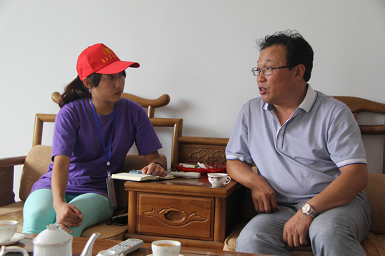 2队员采访校友薛呈龙 现任华宝房地产开发有限公司董事长.jpg
