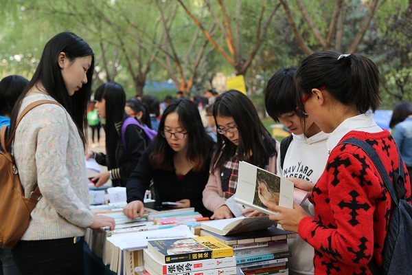 大学图书漂流活动图片