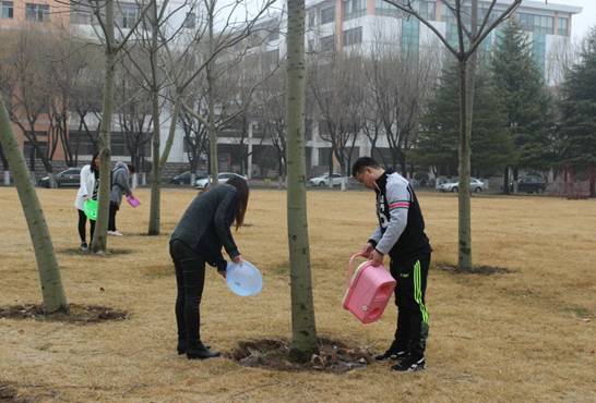 記人文學院植樹節愛樹護樹活動