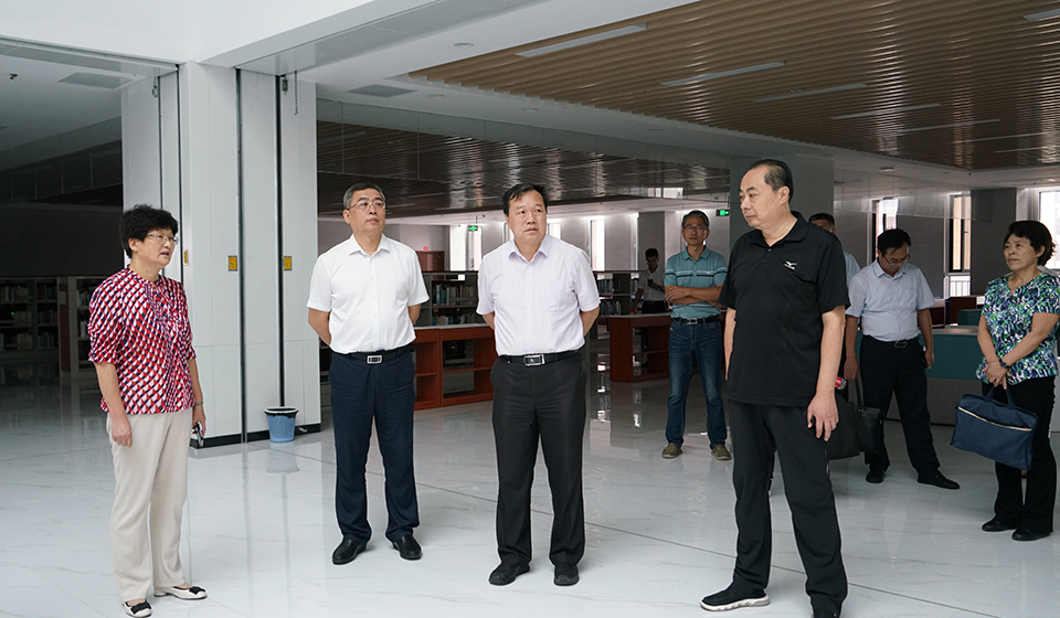 校领导检查平度校区迎新准备工作